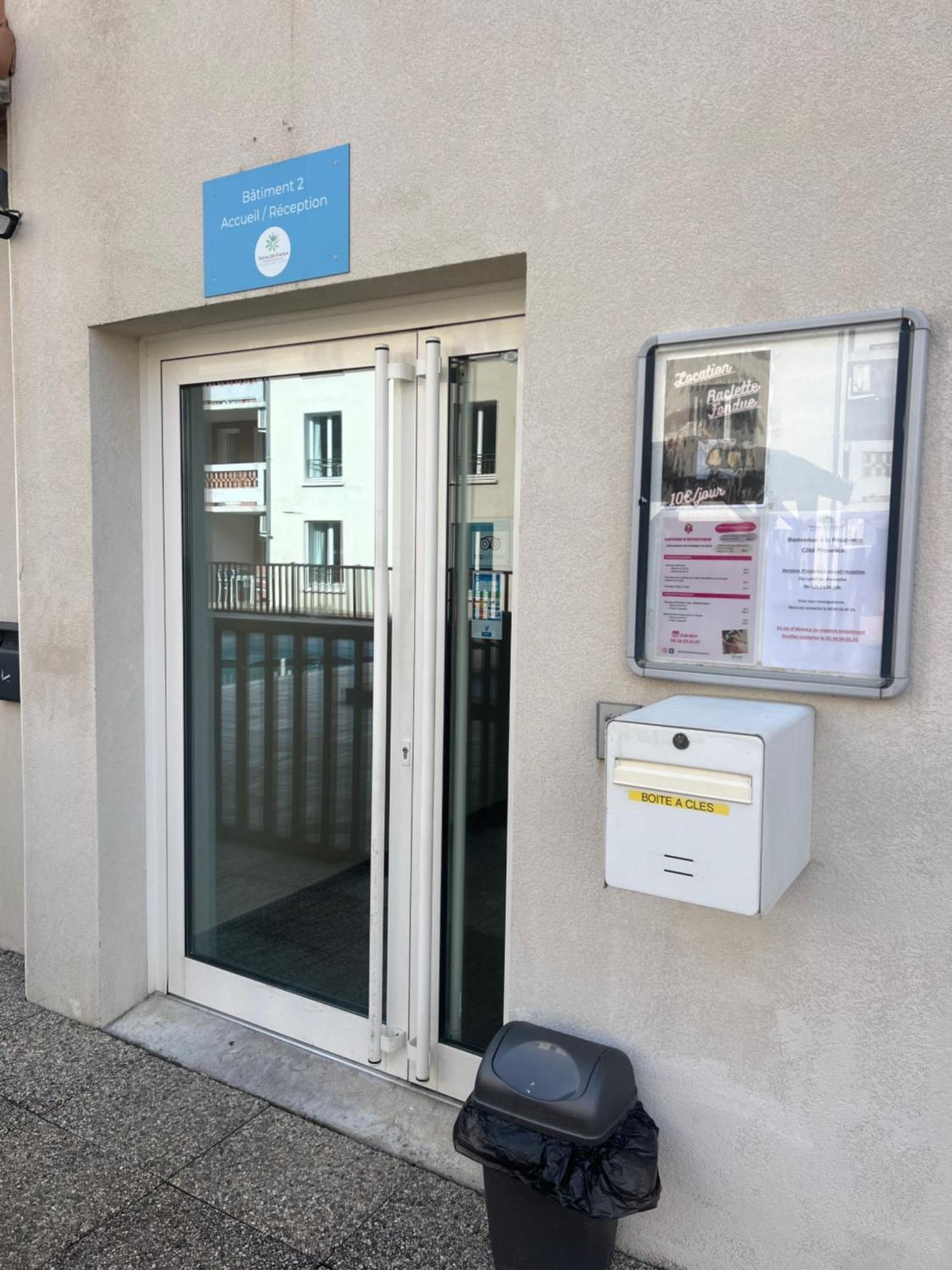 Terres De France - Residence Cote Provence Greoux-les-Bains Exterior photo